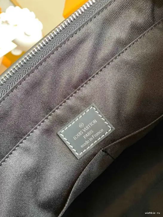 WIS BAG MESSENGER VUITTON LOUIS 0521